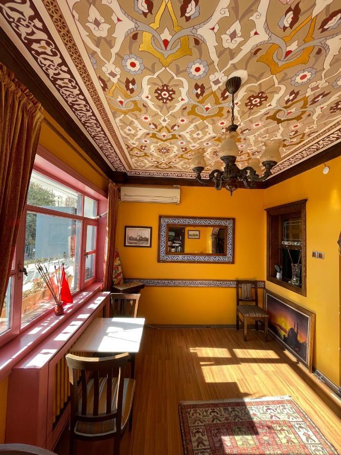 Cheers Vintage Hostel Estambul Exterior foto Interior of the house