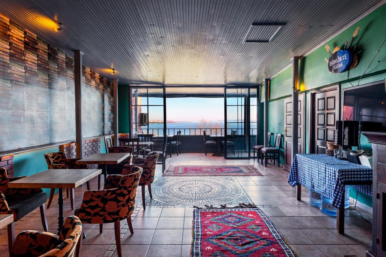 Cheers Vintage Hostel Estambul Exterior foto The interior of the station