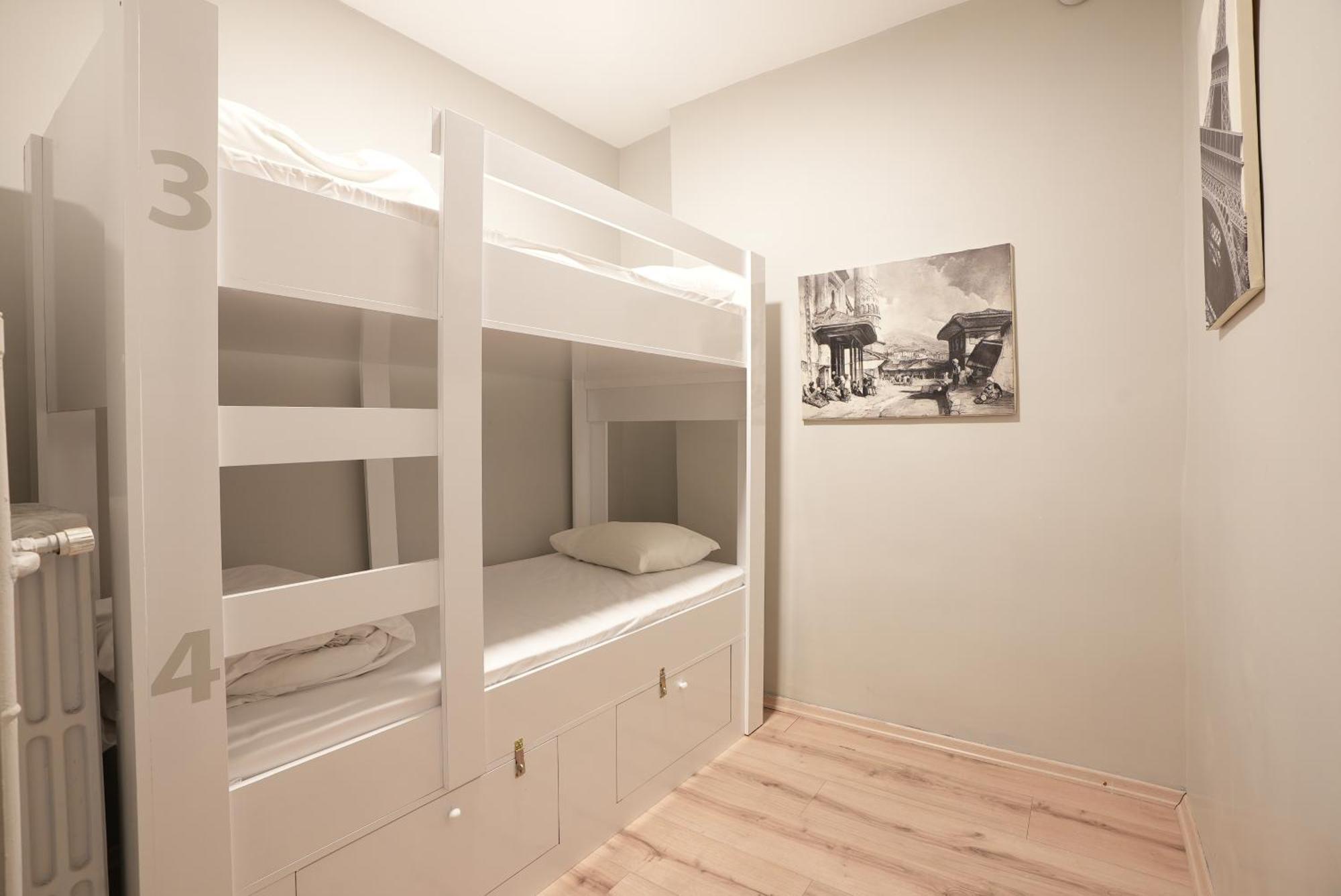 Cheers Vintage Hostel Estambul Exterior foto A bunk bed