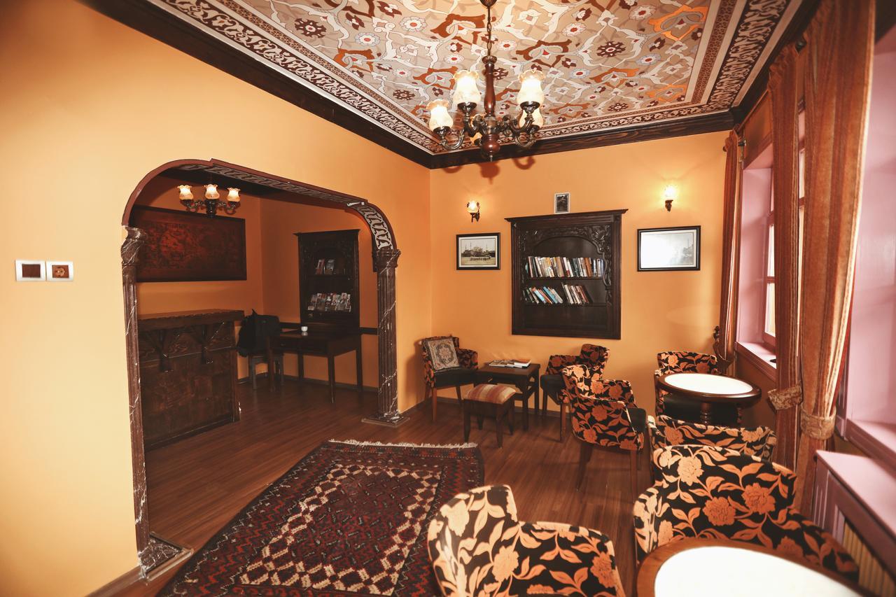 Cheers Vintage Hostel Estambul Exterior foto Interior of the house