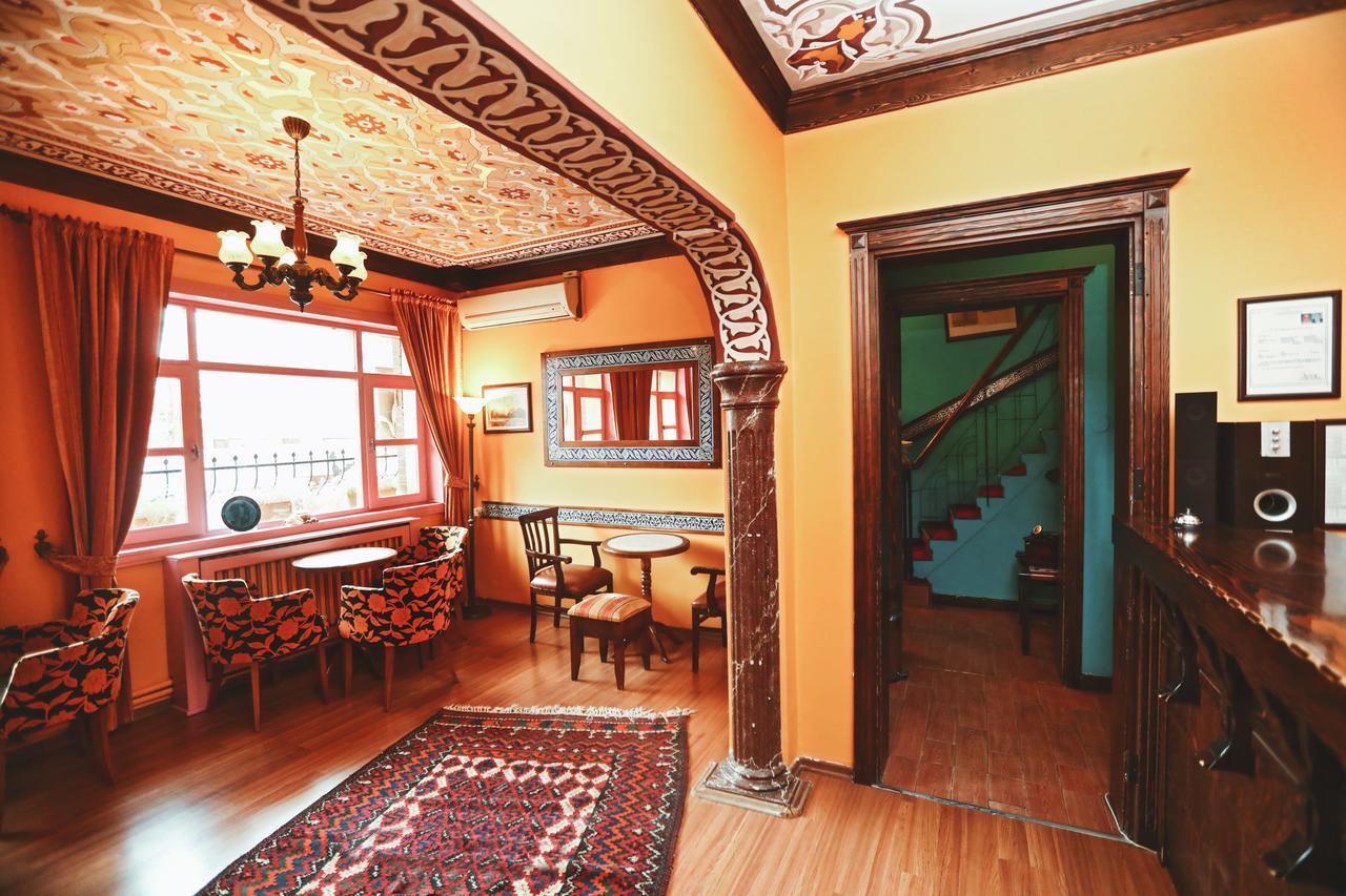 Cheers Vintage Hostel Estambul Exterior foto Interior of the house